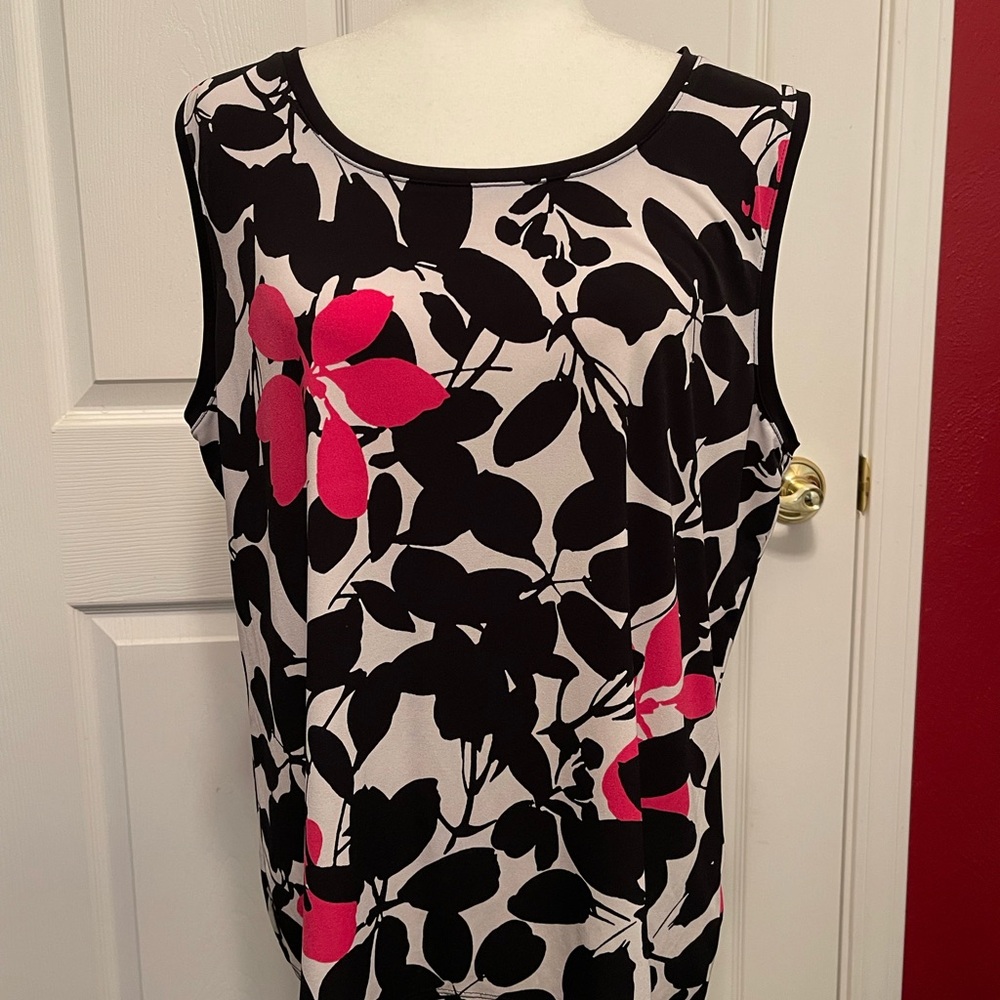 Jones Studio Pink and Black Sleeveless Tank Top